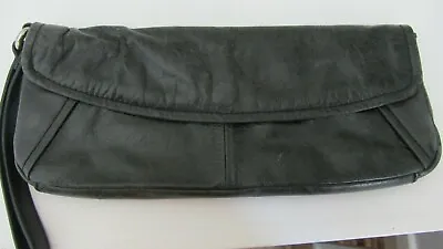 Women's Ladies Kenneth Cole Black Distressed Leather Clutch Bag • £6