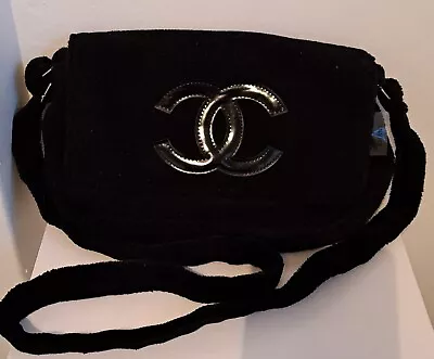 Chanel Precision Crossbody Bag • £200