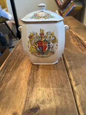 Ringtons Wade QEII Golden Jubilee 1952-2002 Commemorative Tea Caddy  • £27