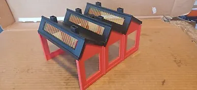 Triang Hornby R146 OO Gauge Red Double Track Engine Shed Good Condition Free P&P • £14