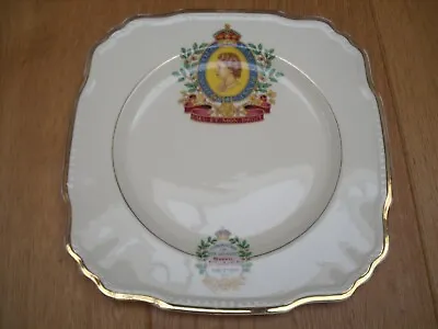 Queen Elizabeth Coronation Plate  With Gold Coloured Trim ~ June 2nd 1953 • £10