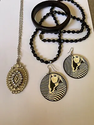 Bundle Necklace Black & White Wooden Earrings 60s Woman Statement Hippy Festival • £5.50