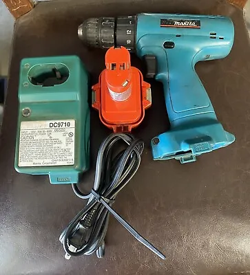 MAKITA 6226D 3/8   CORDLESS DRILL W/ BATTERY & CHARGER - Good Working Condition • $26