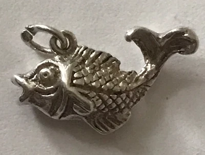 £7 • Buy Vintage Sterling Silver Picses Fish Bracelet Charm 2.23g