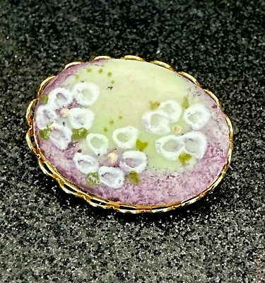 MY VINTAGE MOM’S Porcelain HAND PAINTED Purple VIOLETS Flowers CAMEO Brooch • $4.99