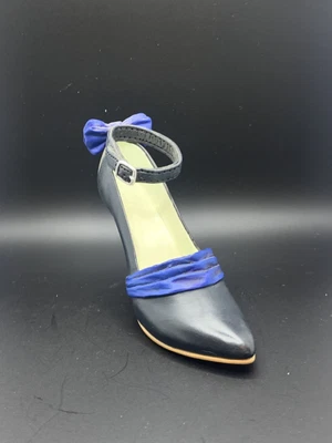 $60 • Buy Just The Right Shoe By Raine SIGNED - Tuxedo Blue  1999 GCC Exclusive 25062 COA