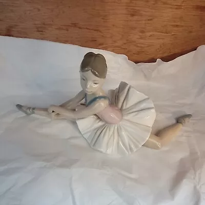 Nao Lladro Beautiful ‘Posed Ballerina' Figurine Rare Collectible • £55