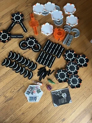 $89.99 • Buy HUGE LOT HEXBUG Nano Glow In Dark Habitat Elevation Tracks +15 Bugs & Case LARVA