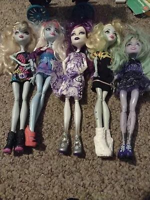 Lot Of 5 Monster High Dolls Plus Cafe Cart-b • $65