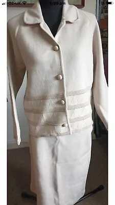 £18 • Buy True Vintage 60’s/70’s Tricoville 2 Piece Skirt Suit  Cream/Gold Size 20