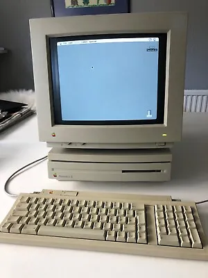 Vintage Apple Macintosh LC II 13  RGB Monitor Keyboard Mouse And Microphone • £314