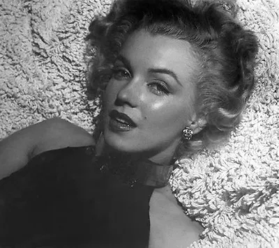 MARILYN MONROE BEAUTY ON A SHAG RUG  (1) RARE 4x6 GalleryQuality PHOTO • $5.95