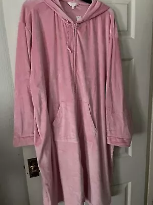 BNWT Pretty Secrets Size 32 / 34 Pink Velour Hooded Dressing Gown • £19.99