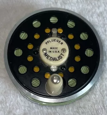 PFLUEGER MEDALIST Small Freshwater Fishing FLY REEL • $29.95