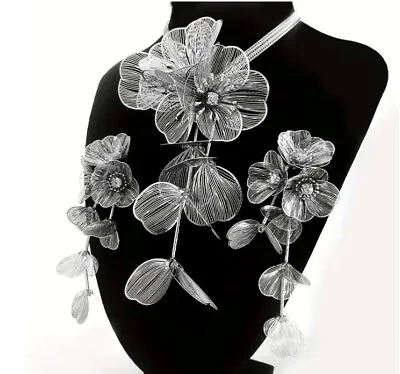 MARNI H&M  Flower Decor Inlaid Rhinestone Vintage Jewelry Set Silver • $35.99