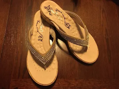 Michelle D Beige W/ Bling Rhinestones Thong Sandal Slide Flip Flop 7.5M • $14.99