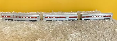 2 Lionel 6-25131 Santa Fe Streamliner Coach Cars And One Tavern Car • $30