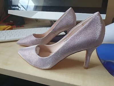 Faith Shoe's Ladies Size 6 • £5