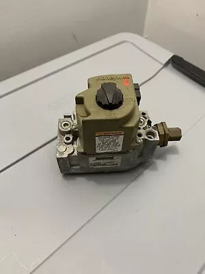 Reznor Gas Valve (Natural) 196980 UDAP Honeywell VR8205K8905 • $65