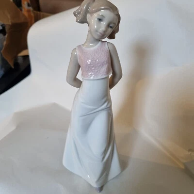 £5 • Buy Nao By Lladro Girl Looking Shy