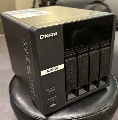 QNAP TS-420 4-BAY NAS ENCLOSURE  4TB (4x 1TB) HDD Drives PSU • £200