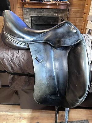Hermes Dressage Saddle • $600