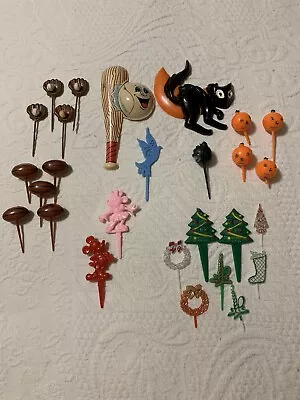 Vintage Holiday 25 Cupcake Picks & 2 Cake Decorations Lot Of 27 (preowned) • $8