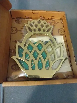 New  Virginia Metal Crafters Newport Pineapple Brass Trivet 7 T X 6 W • $25