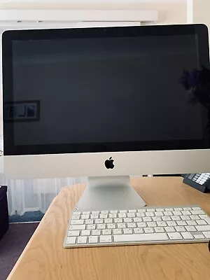 IMac 21.5 Inch Late 2009 16 GB Memory With Keyboard And Vertical Mouse • £95