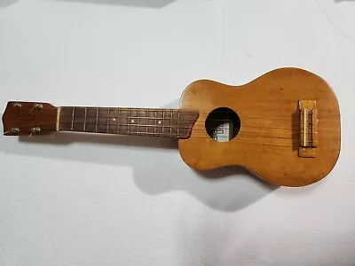 Kamaka Ukulele 1972 Deluxe Soprano • $595