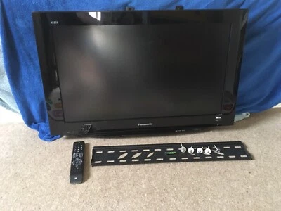 £55 • Buy Panasonic Viera TX32LZD81 With FREESAT HD & FREEVIEW With Wall Mounting
