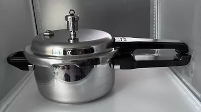 Vinod V-2L Stainless Steel Sandwich Bottom Pressure Cooker 2-Liter Medium • $35