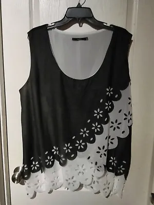 $13 • Buy NWOT Black And White Hollow Out Scalloped Blouse Size 22