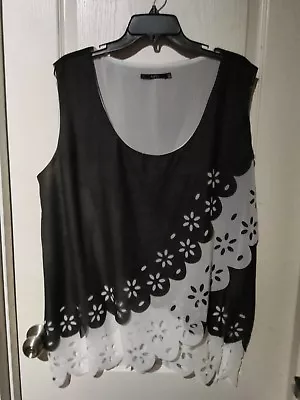 $13 • Buy NWOT Black And White Hollow Out Scalloped Blouse Size 22