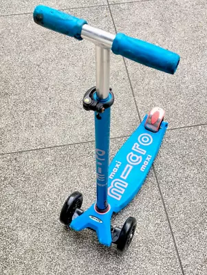 Micro Maxi Scooter Deluxe Blue RRP £125 • £69.99