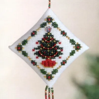 Holiday Trimmings Tiny Treasured Diamond Beaded Kit Mill Hill 2004 • $8.99