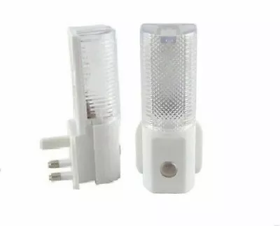 Kingavon Plug In Low Energy Automatic LED Night Light Dusk To Dawn Sensor • £5.75