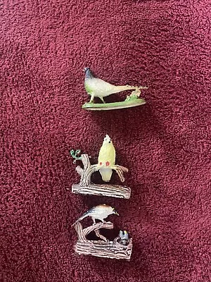 Lot Of 4 Plastic Birds Vintage Hong Kong 1.5” • $9.69