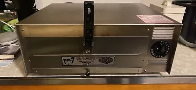 Wisco 412 Pizza Oven With 15 Minute Timer  Clean • $100