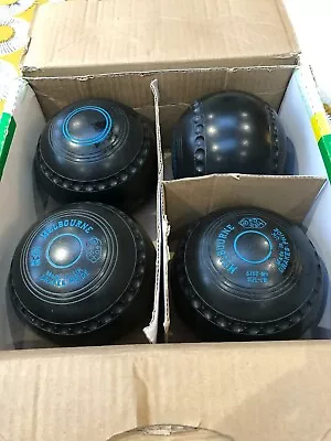 Drakes Pride Melbourne Lawn Bowls Set - Size 2m - 1386g Each • £40