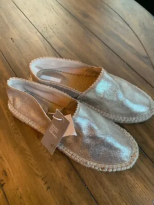 NWT H&M Holiday Espadrille Shoes Gold! Size 9.5 • $14.99