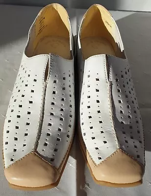 BNIB Sally O'Hara Ladies Flat Leather  Soft Step  Shoes Sand/White Size 41 UK 8 • £20