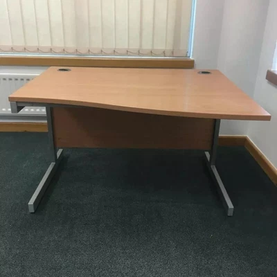 £40 • Buy Office Furniture 1.4 Meter Wave Desks