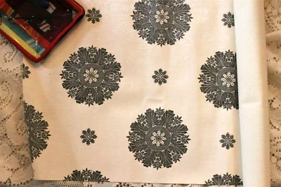 £24.57 • Buy Vintage Partial Roll 1960's Vinyl Wallpaper W Dark Gray Medallians