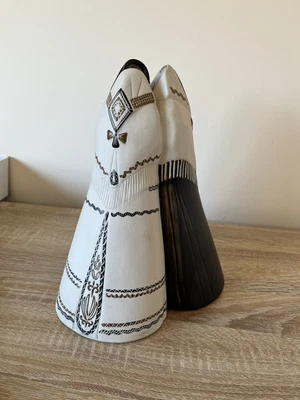 £29.75 • Buy Ceramic Studio Pottery 3 Huddled Ladies Vase Unusual Folk Art Handmade Signed