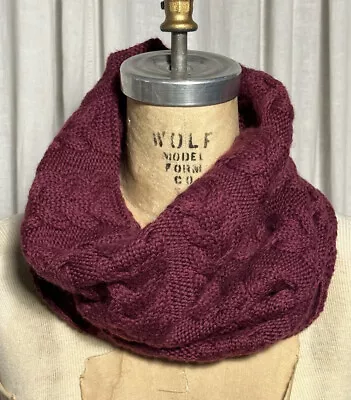 J.Crew Burgundy Cable Knit Long Tube Neckwarmer One Size Pre-owned  • $19.95