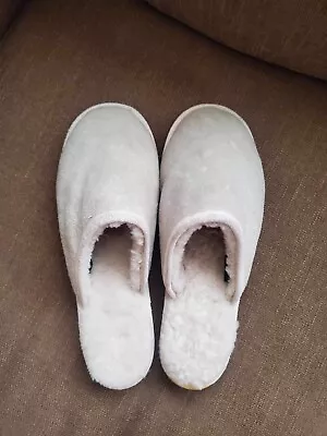 Mens Sheepskin Slippers White Soft Warm Size 12 Natural Material Rubber Size 12 • $25