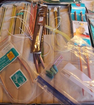 $15 • Buy Large Lot Of Knitting Needles In Zipper Case