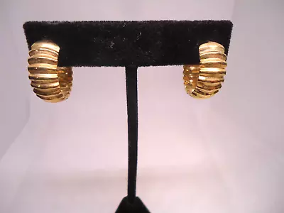 Vtg Gold Tone Hoop Pierced Earrings • $1.50