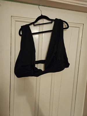 $4 • Buy Pluz Size Swimmers Size 26 Black Bikini Top